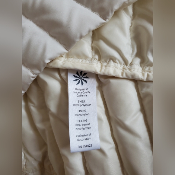 Athleta Full Zip Asymmetrical Down Puffer Coat Size XXS Classic Boho Chic Gym - Picture 8 of 11